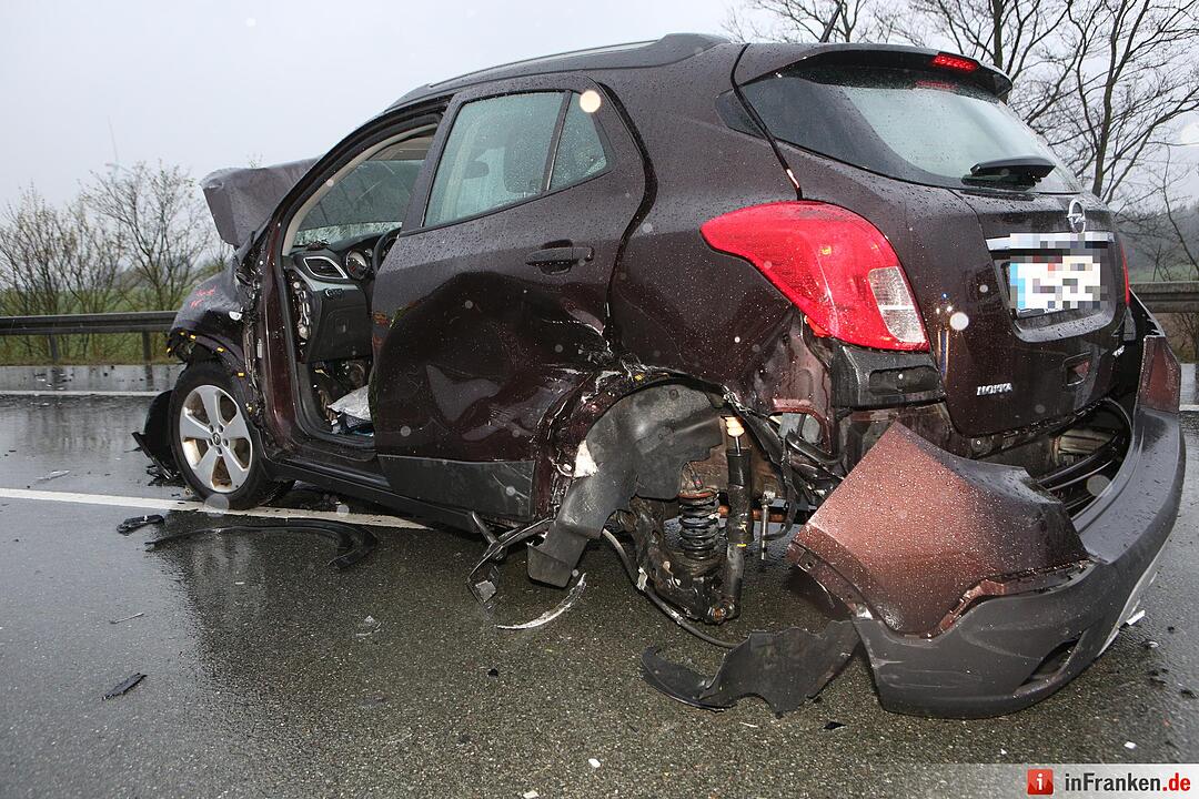 Hagel-Unwetter lšst Massenunfall aus: Autos kollidieren auf der A6 - Acht verletzte Personen, davon drei schwer