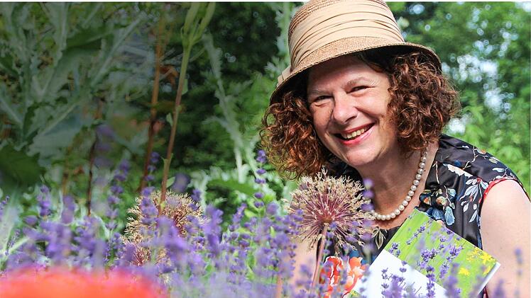 Lieblingsplatz in der Lavendel-Oase: Elke Puchtler. Diana Fuchs