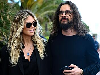 Heidi Klum und Tom Kaulitz trennen 16 Jahre. Dass er als das "Boy Toy" seiner Frau bezeichnet wird, verbittet sich der Tokio-Hotel-Musiker.