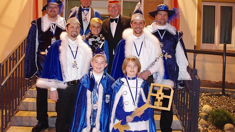 Gruppenbild nach der Schlüsselübergabe