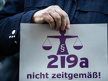 Streichung Paragraf 219a - Deutscher Ärztetag ist dafür