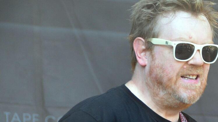 Bassist in Aktion.Peter Rauch