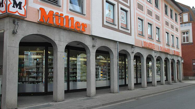 Was aus dem Geschäftsgebäude in der Webergasse wird, wenn der Müller-Markt ausgezogen ist, steht in den Sternen.