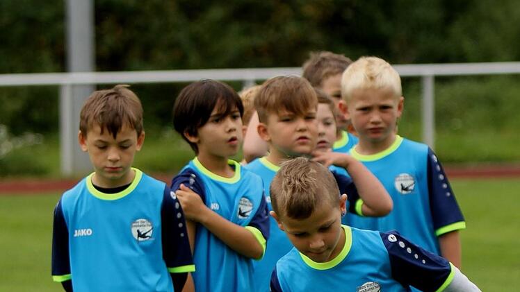 Dribbeln will gelernt sein - je früher, desto besser.