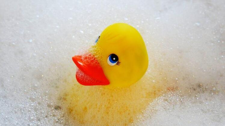 Forscher haben herausgefunden, wie viele Keime sich in den süßen kleinen Quietsche-Entchen tummeln. Das Ergebnis ist wirklich eklig! Foto: pixabay.com/Semevent