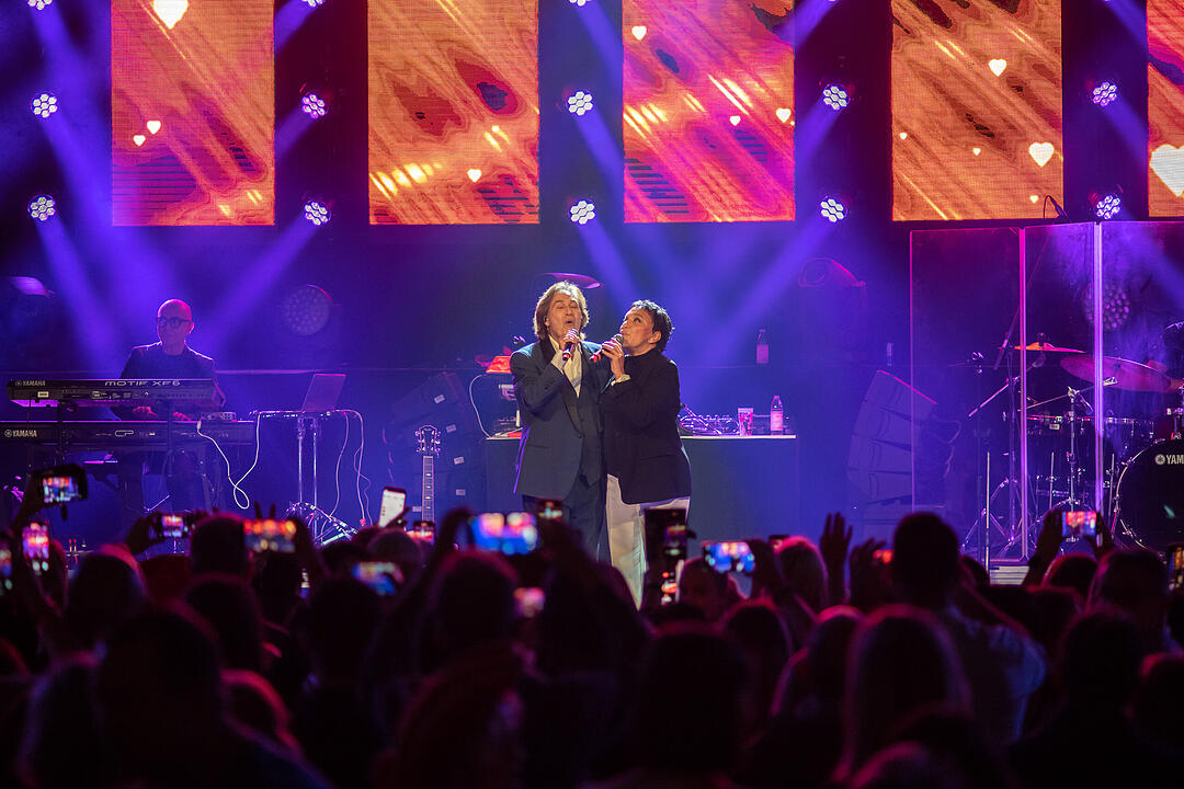 Ricchi e Poveri, Gemelli Diversi, Pino Barone Band, u.v.m.