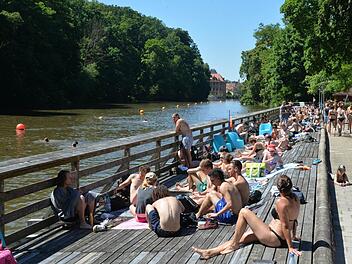 Nach 80 Jahren ist die Tragekonstruktion der Liegeterrasse kaum noch zu retten.   Fotos: Ronald Rinklef