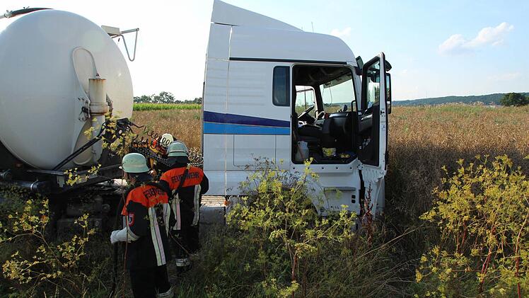 Die Unfallstelle auf der B 470 bei Gremsdorf. Foto: Andreas Dorsch