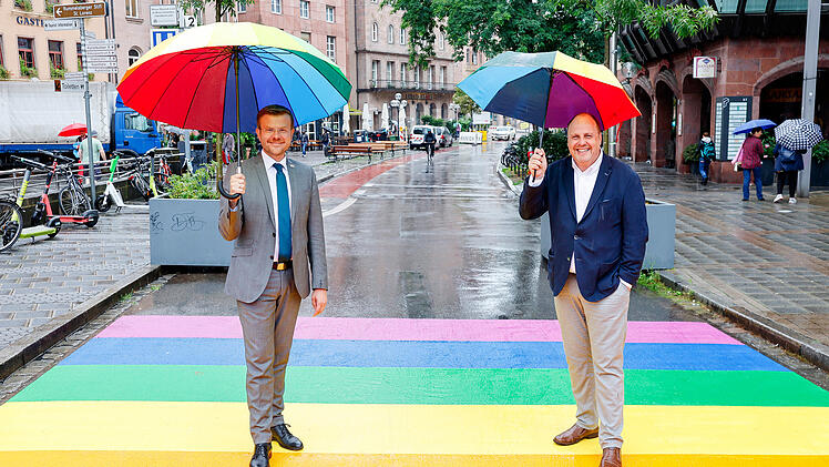 Regenbogen-Zebrastreifen in Nürnberg