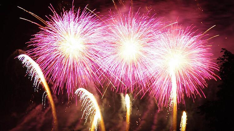 Ein Lichtermeer mit vielen neuen Effekten breitete sich am Donnerstag ab 22 Uhr über der Kreisstadt Kronach aus. Fotos: Marco Meißner