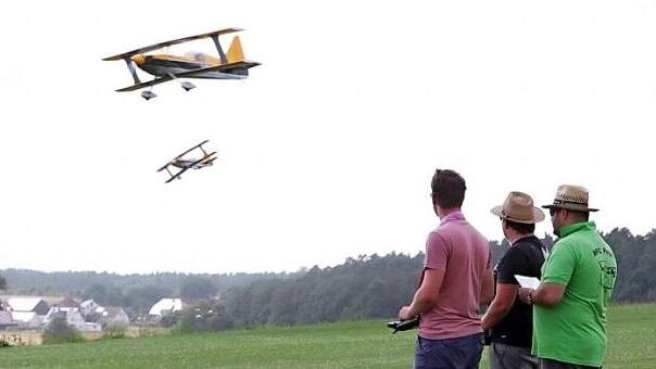 Die Flugdarbietungen begeisterten die Zuschauer. Fotos: Marthias Erlwein