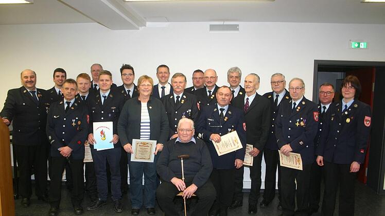 Ehrungen  anlässlich der Hauptversammlung der Rödentaler Wehr. Foto: Lothar Weidner