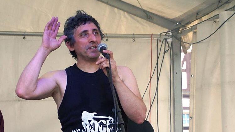 Alberto Parmigiani bedankte sich bei Bürgermeister German Hacker und den Sponsoren.