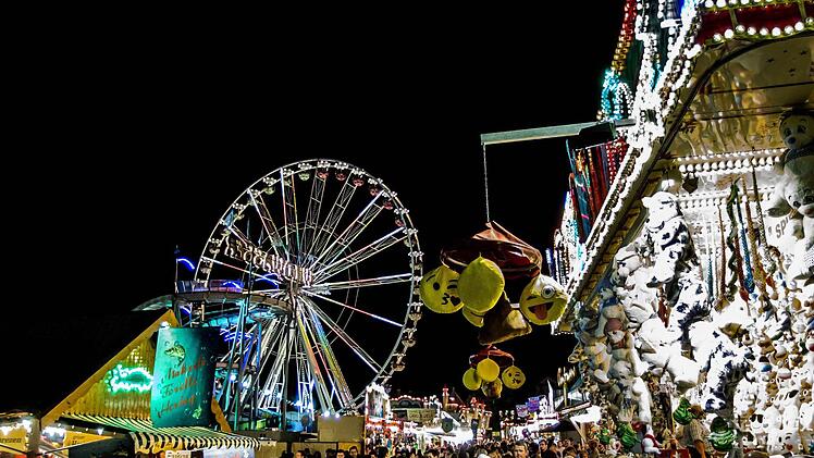 Coburg im Zeichen des 417. Vogelschießens auf dem Anger: Blickfang in diesem Jahr ist ein RiesenradFoto: Jochen Berger