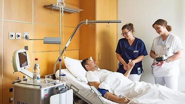 Krankenhauspersonal und Pflegekräfte leisten ihren Beitrag - wie hier im Klinikum Forchheim.  Foto: PR