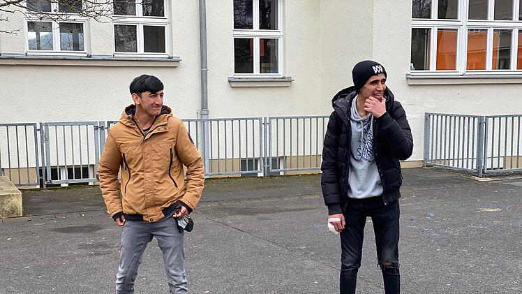 Matiullah und Hussein sind ohne Begleitung von Erwachsenen aus ihrer Heimat geflohen. Inzwischen haben sie   in Bad Kissingen   Fuss gefasst.