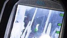 Ein Blick auf die Wärmebildkamera zeigt die "Opfer".  Foto: Schaar