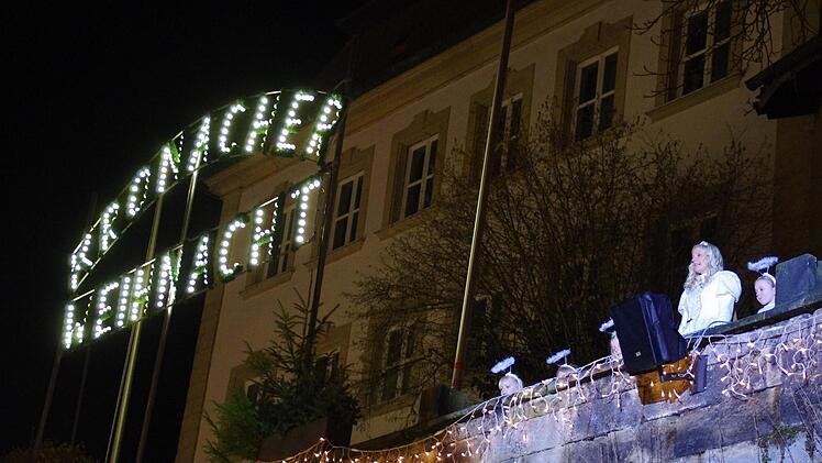 Wenn das Kronacher Christkind mit seinen Engeln dieses Jahr den Weihnachtsmarkt eröffnet, soll dieser anders aussehen als noch 2017. Foto: Marco Meißner