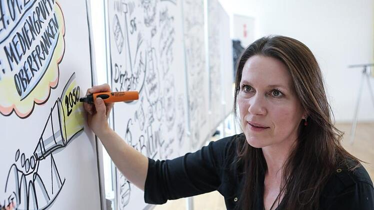Ulrike Mahr bei der Arbeit. Foto: Barbara Herbst