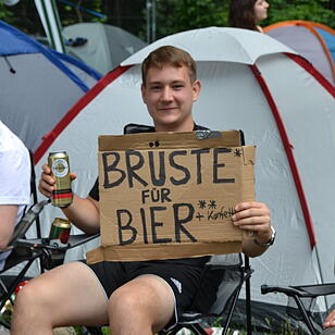Die Besucher bei Rock im Park 2018 am Freitagnachmittag