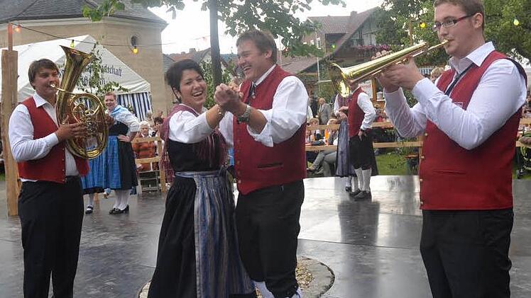 Viel Tracht und Tradition wird es wieder hergehen bei der Welitscher Einhaltkerba. Foto: K.-H. Hofmann
