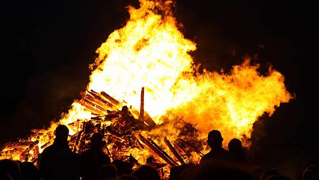 Jetzt ist auch laut Kalender endg&uuml;ltig Sommer - der l&auml;sst sich in Franken nicht lumpen: Bis zu 35 Grad sollen es werden. Das hat auch unsch&ouml;ne Folgen. Foto: sae