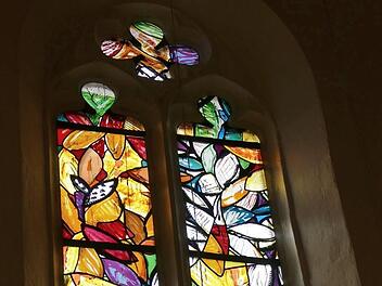 Das L&uuml;pertz-Fenster belegt laut Kirche die profunden Bibelkenntnisse des K&uuml;nstlers.  Foto: Marion Kr&uuml;ger-Hundrup