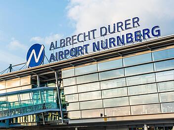 Flughafen Nürnberg: Urlaubsflieger startet komplett ohne Gepäck - Airport sieht keine andere Möglichkeit