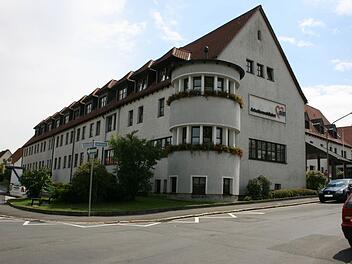 Mit Millionen-Aufwand wird die Kulmbacher Arbeiterwohlfahrt das Altenheim Am Rasen sanieren. Mit den Nachbarn hat man sich geeinigt, die gegen einen dreigeschossigen Anbau Sturm gelaufen sind. Foto: Arbeiterwohlfahrt Kulmbach