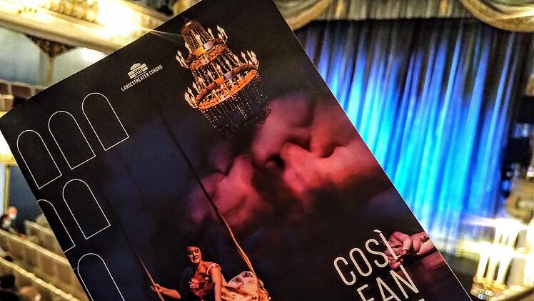 Mozarts Oper "Cosi fan tutte" feierte am Sonntag ihre umjubelte Coburger Live-Premiere am Landestheater.#Foto: Sylvain Guillot