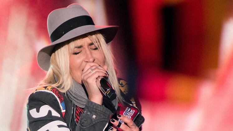 Sarah Connor wird zum Abschluss des Bayern 3-Dorffestes am Samstag in Teuschnitz auf der Bühne stehen. Foto: Daniel Bockwoldt/dpa