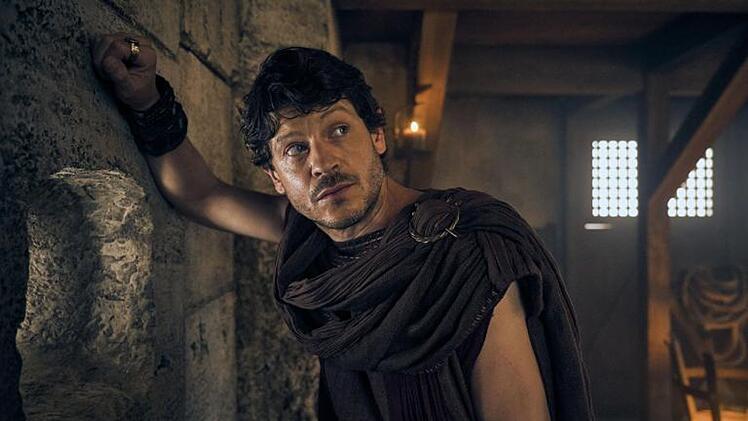 Tenax (Iwan Rheon) schmiedet Pläne, um sein Überleben zu sichern.