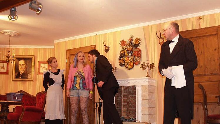 Das Bild zeigt (von links): Claudia Blinzler, Alexandra Schubert, Tobias Fischer, Jürgen Fischer.