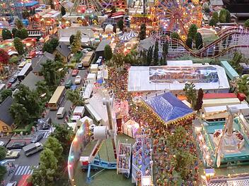 Viele Details gibt es auf der Anlage "Kirmes" des Fürthers Thorsten Rodriguez Fernandez zu entdecken. Er ist einer der Gäste bei der Ausstellung der Eisenbahnfreunde Coburg am 24. und 25. Februar im Autohaus Hommert. Foto: privat