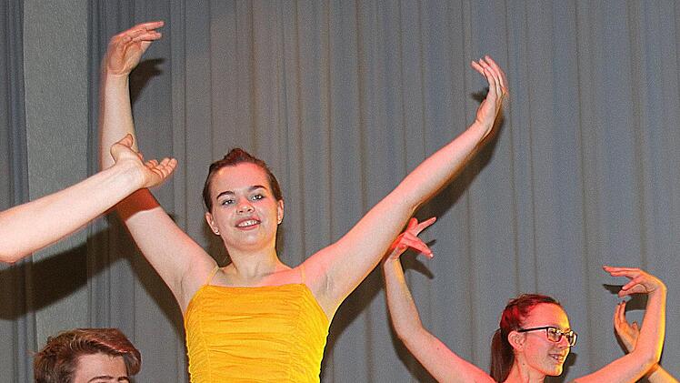 "Die Schöne und das Biest" tanzten Schüler der Tanzschule Pelzer aus Schweinfurt. Foto: Dieter Britz