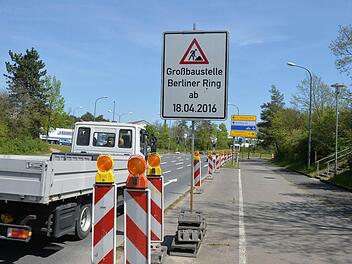 Ab Montag, 9. Mai, fließt der Verkehr auf dem Berliner Ring in Bamberg nur noch einspurig. Linksabbiegen in und aus der Forchheimer Straße (im Bild) ist nicht mehr möglich.  Foto: Ronald Rinklef