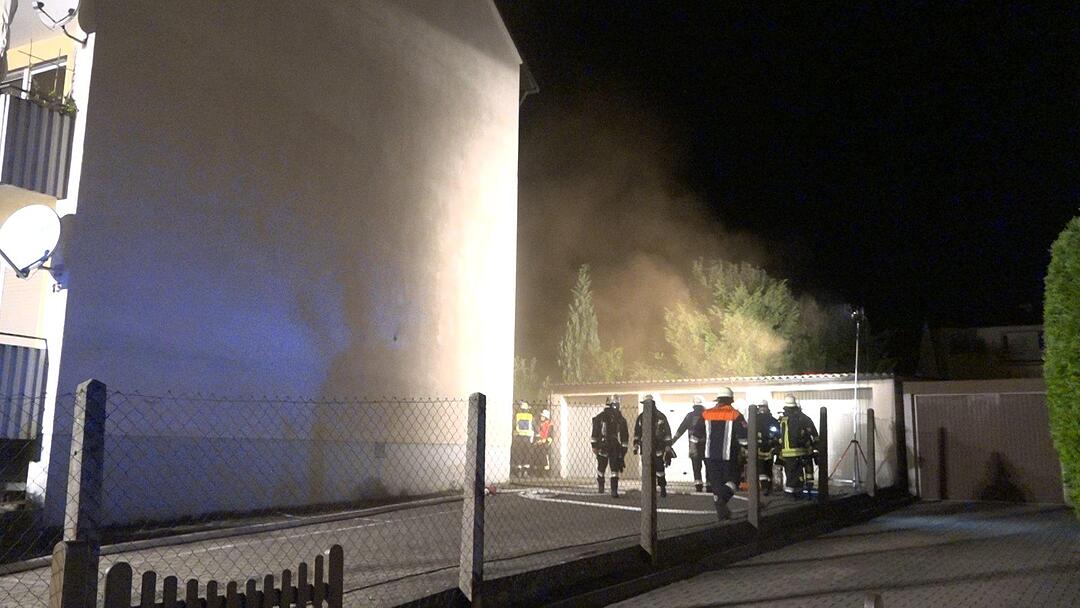 Kleine Ursache, große Wirkung: Komplettes Treppenhaus verraucht