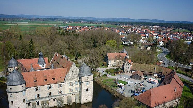 Äußerlich nach wie vor unverändert: In seiner aktuellen Form ist das Wasserschloss schon 400 Jahre alt. Foto: Siegmund Katholing