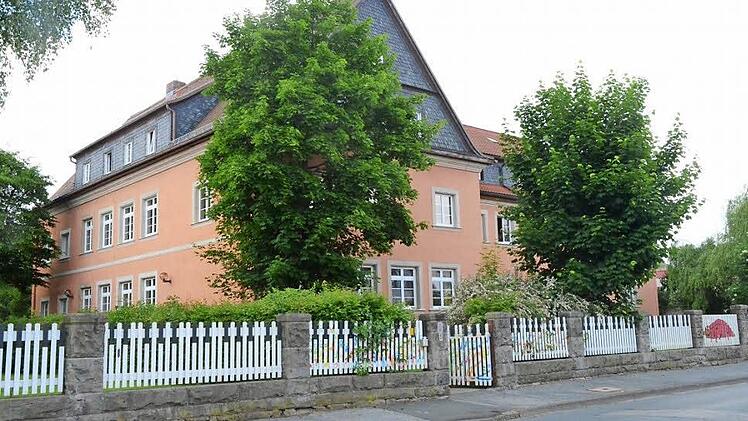 In diesem Gebäude ist das einzigartige Konstrukt, Berufsfachschule für Musik Oberfranken und Sing- und Musikschule für den Landkreis Kronach untergebracht. Foto: Karl-Heinz Hofmann