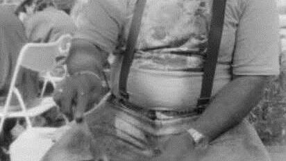 Gilbert Medina beim Grillen (1992)