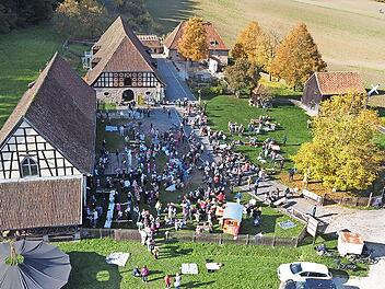 Auf dem Gelände der Alten Schäferei tummelten sich die Familien bei bestem Herbstwetter während der „Kirche Kunterbunt“.