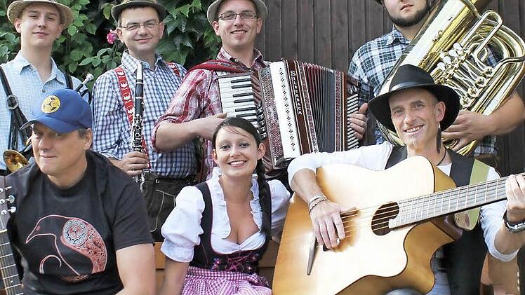 Kabarett, traditionelles Liedgut und moderne Eigenkompositionen in fränkischer Mundart präsentieren Nadine Kraus, Fei Fränkisch Gell und AufgeBasst am 20. September, ab 20 Uhr im Schützenheim in Neuses.  Foto: privat