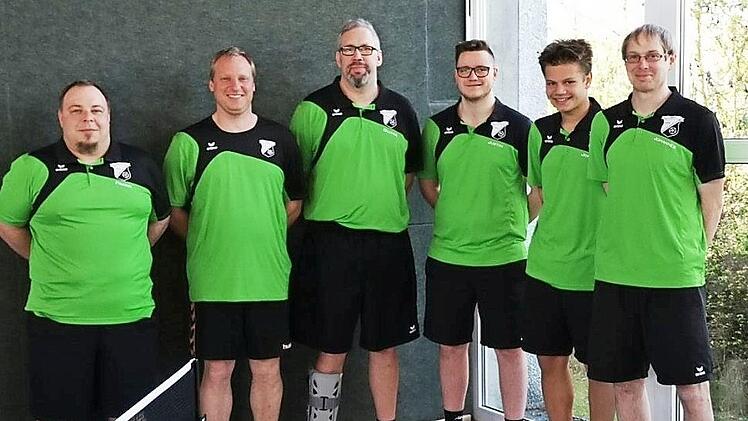 Die Meister der Herren des SV Gemeinfeld: Frank Hassfurter, Michael Krug, Oliver Schuhmann, Justin Schwarz, Jonathan Schneider und Johannes Rützel (von links). Es fehlt Oliver Schmitt.  Foto: Wolfgang Dietz