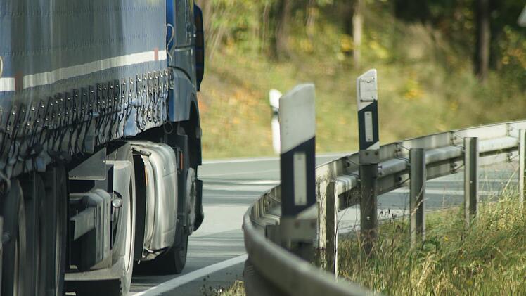 Kreis Kulmbach: Rücksichtsloser Lkw-Fahrer begeht Fahrerflucht