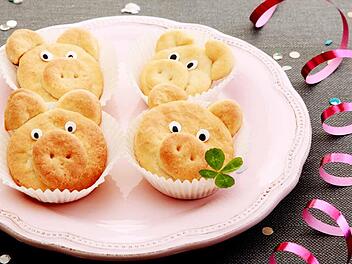 Gluecksschweinchen-backen.jpg