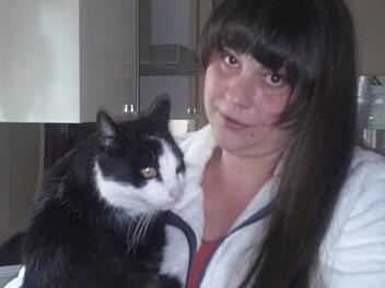 Susanne Litz ist überglücklich, dass Fernando wieder bei ihr ist. Foto: Malbrich