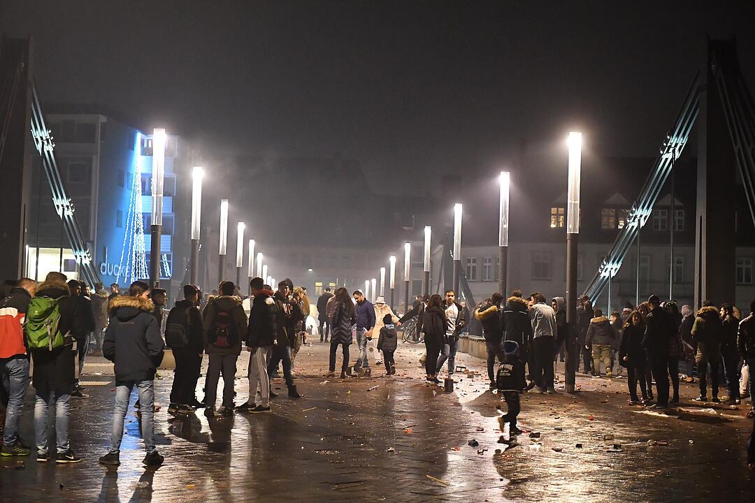 Impressionen von der Silvesternacht: So feierte Bamberg den Jahreswechsel