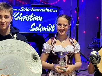 Erfolgreiche Jugendschützen: (v. l.) König Bastian Wagner, Jugend-Vizekönigin Emma Ruppert und Jugendkönig Luis Feeß