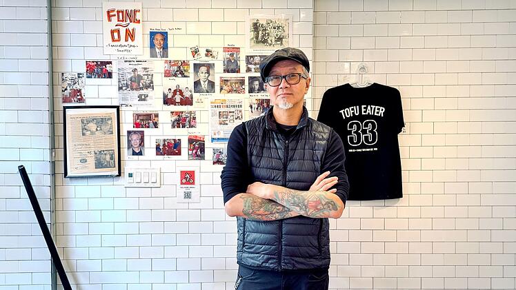 Ein zufriedener Amerikaner: Paul Eng f&uuml;hrt ein Tofu-Restaurant in der Chinatown von New York. Sein Gro&szlig;vater war 1930 &uuml;ber Umwege in die USA gekommen, als der "Chinese Exclusion Act" eigentlich die Einwanderung aus China verbot.