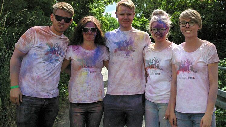 So sahen die Leute auf dem Rückweg vom Holi-Festival aus. Foto: Bettina Knauth